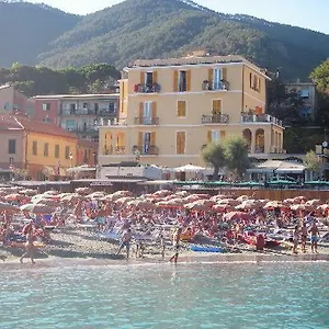 ** Hotel La Italy